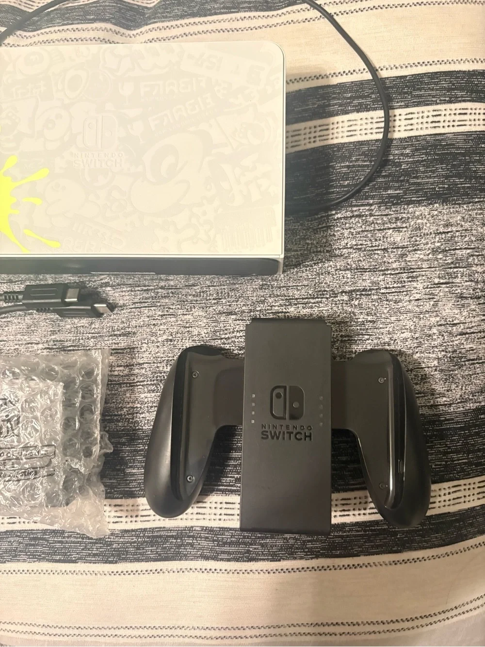 Nintendo Switch OLED Splatoon Edition - Neon Blue & Neon Green Joy-Con